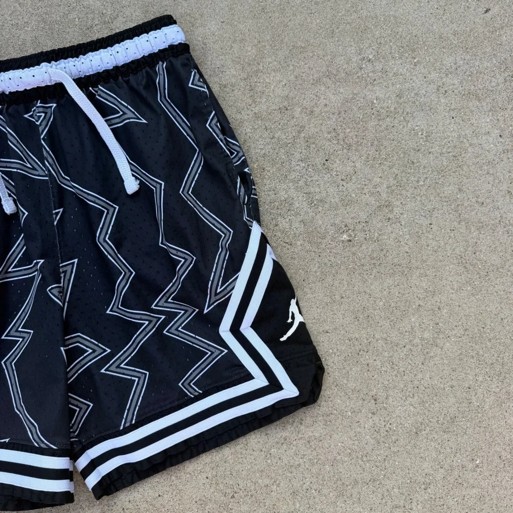 Jordan Basketball Shorts Mens L Black Diamond Zig Zag Mesh Athletic Gym Shorts
